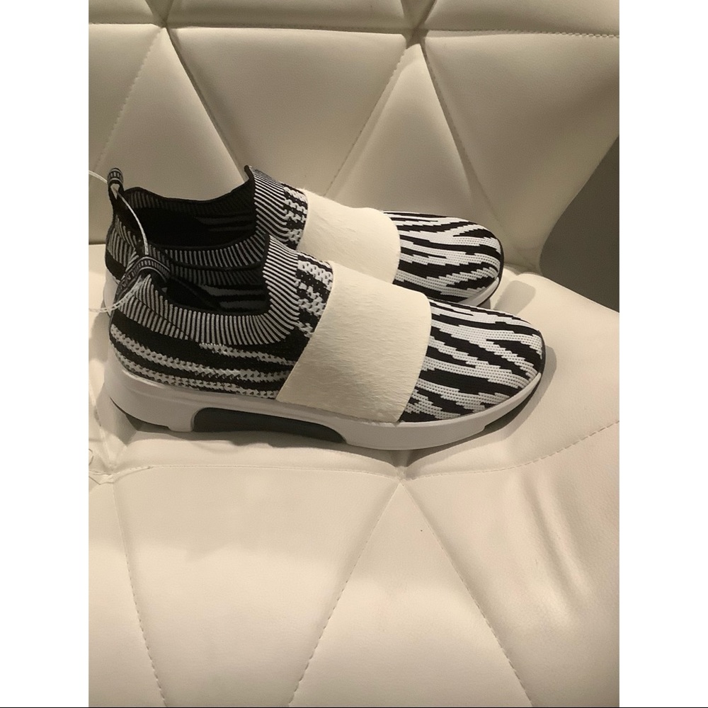 🌺SOLD🌺Mark Nason Los Angeles Trendy Sneakers
